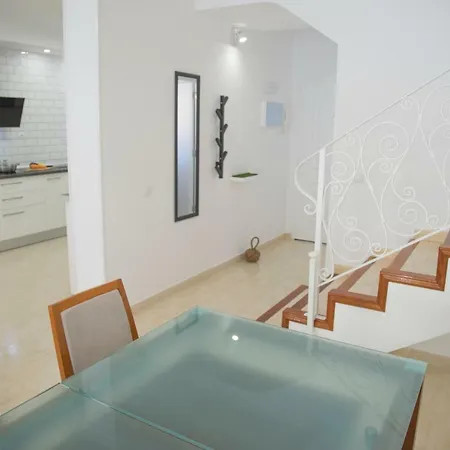 Situada En Gran Canaria, *