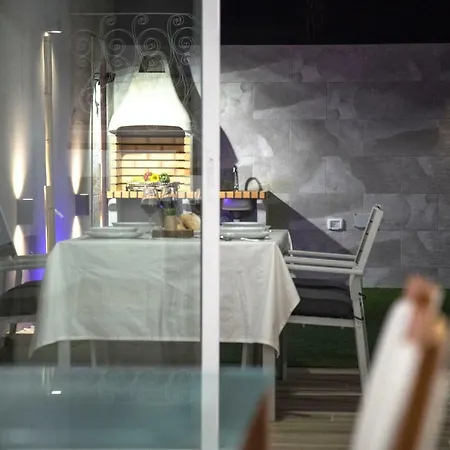 Situada En Gran Canaria, Villa *